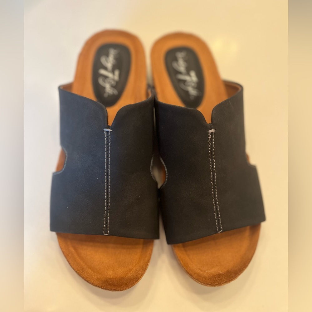 Vintage 7 Eight Slides, worn once